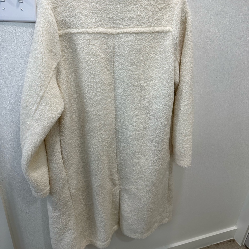 Long warm cream colored coat - Picture 4 of 6